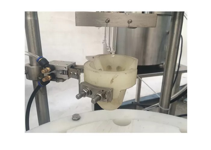 Screw Capping Lipstick Filling Machine 